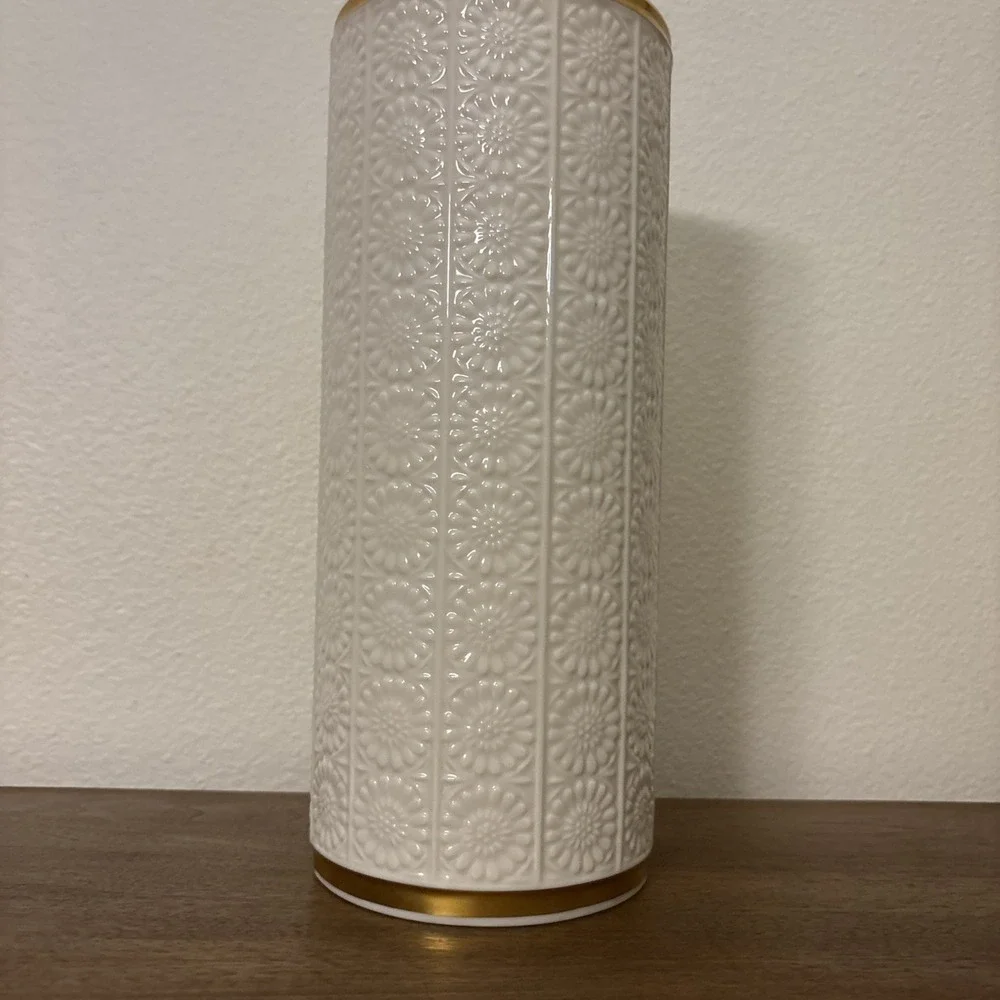Lenox Porcelain Gold Trim 12